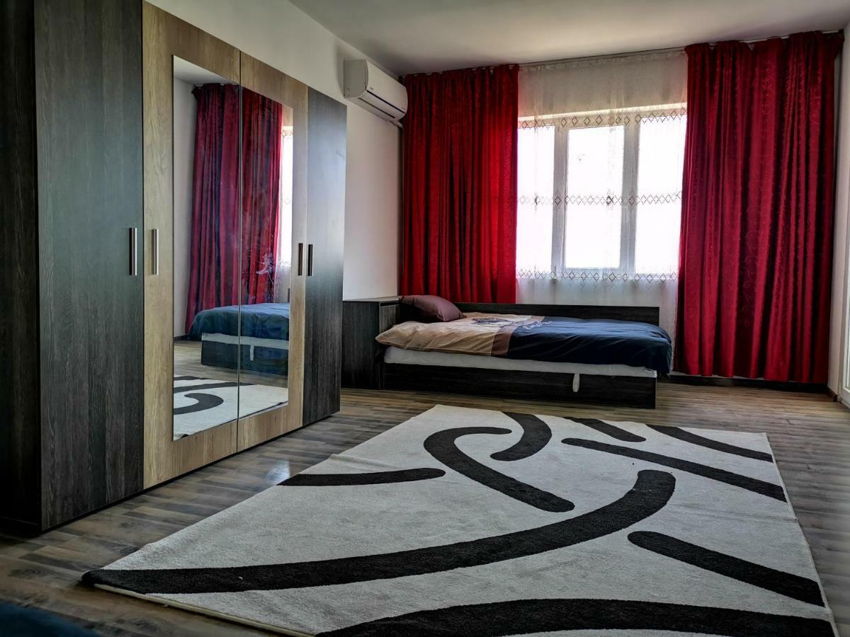 Tora Mora Appartamento Varna Esterno foto