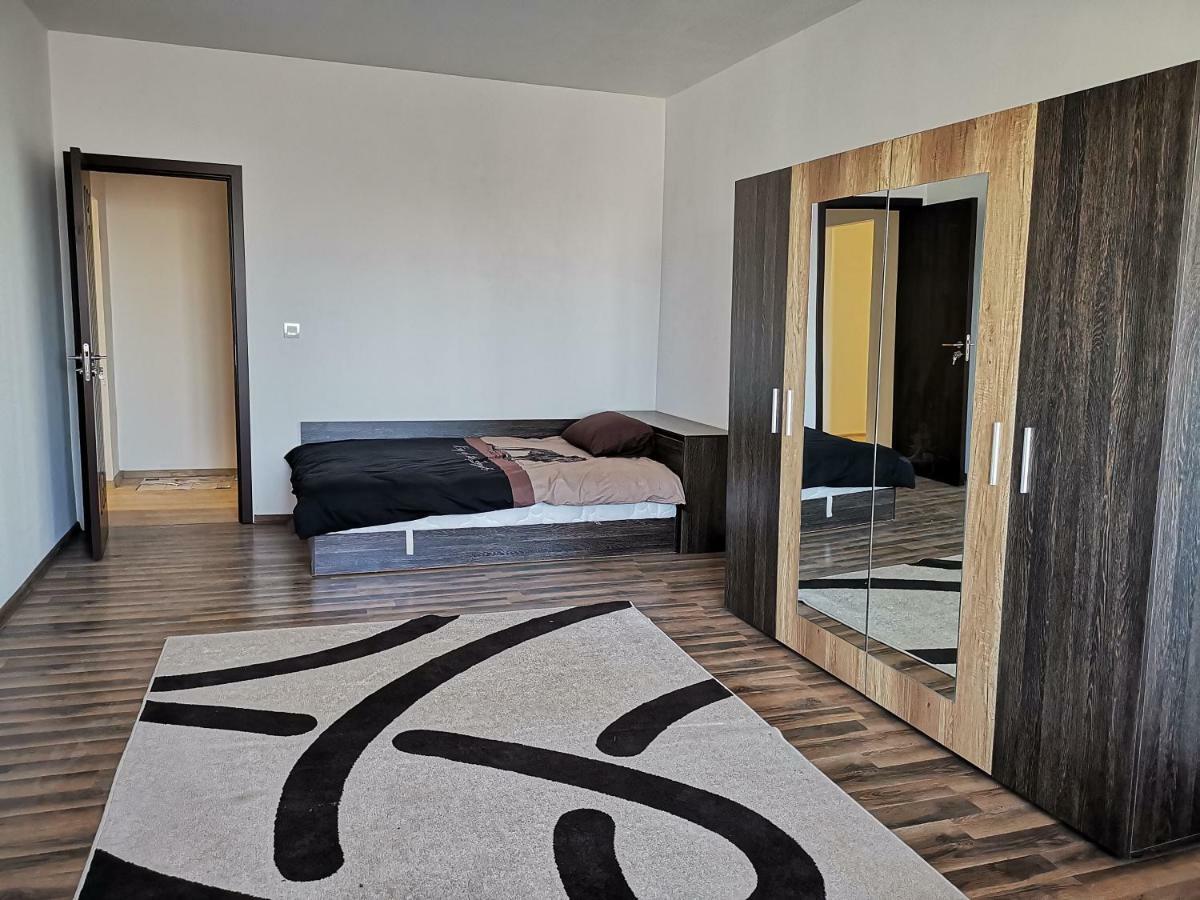 Tora Mora Appartamento Varna Esterno foto